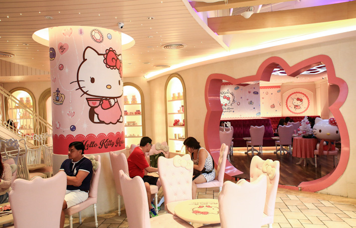 Hello-Kitty-Cafe-BKK
